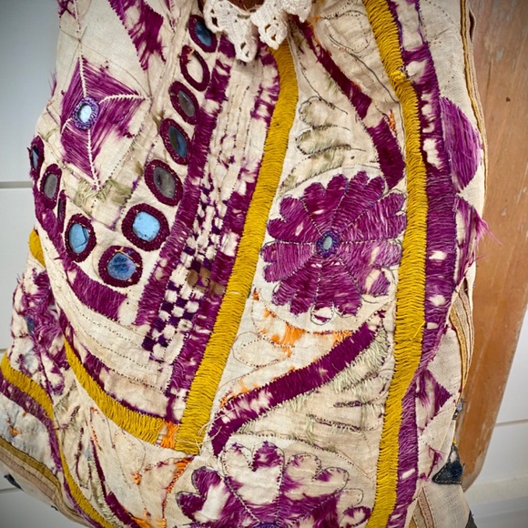 One of A Kind -Handmade Vintage Indian Textile Bag! - Picture 5 of 8